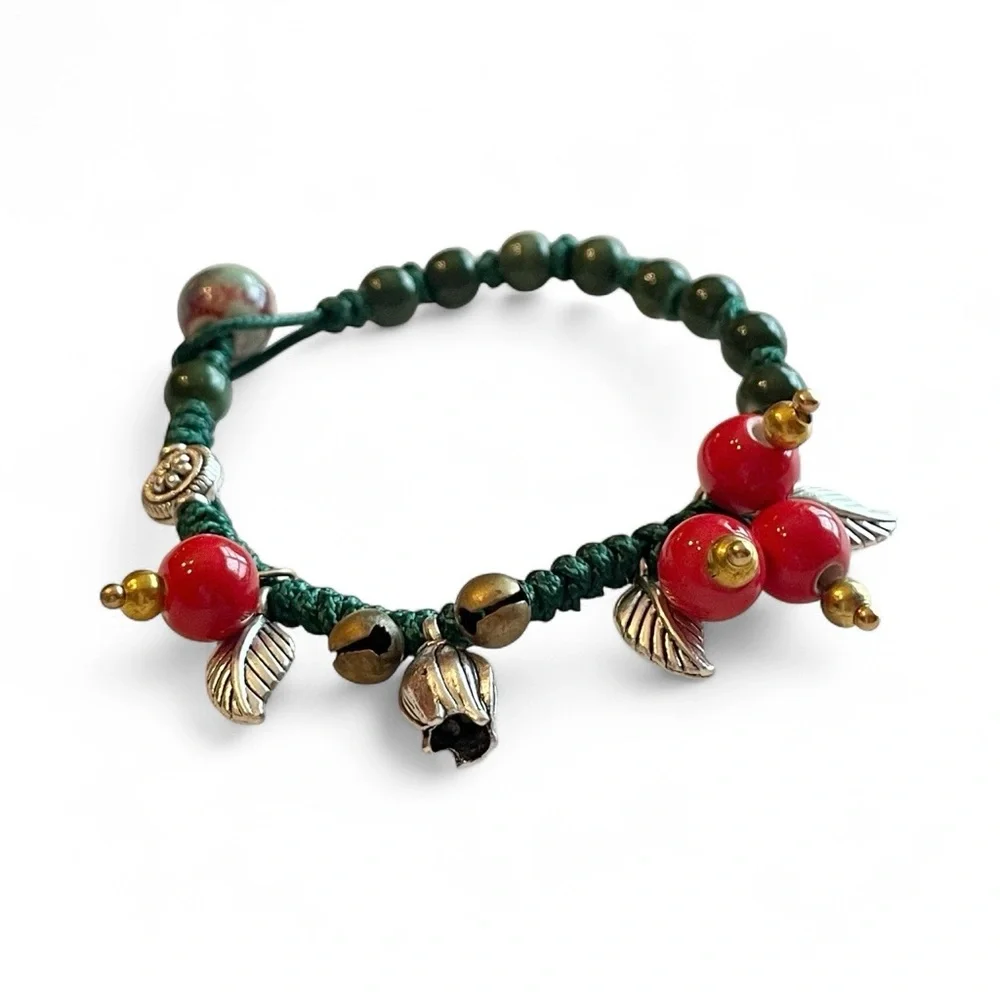 Holly Berry Red Bracelet Ceramic Beads Boho Green Silver Small Size - Picture 1 of 7